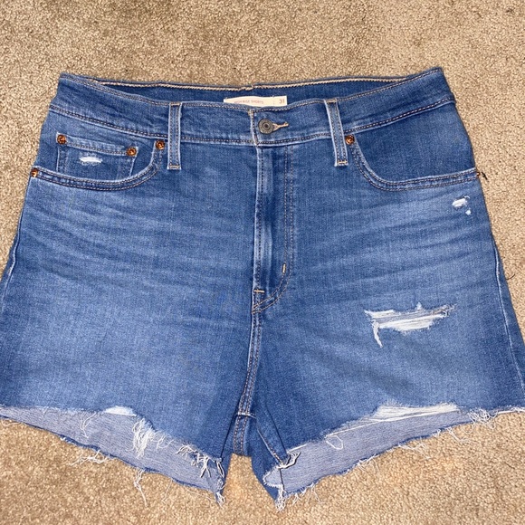 Levi's High Waisted Jean Shorts - Picture 1 of 3